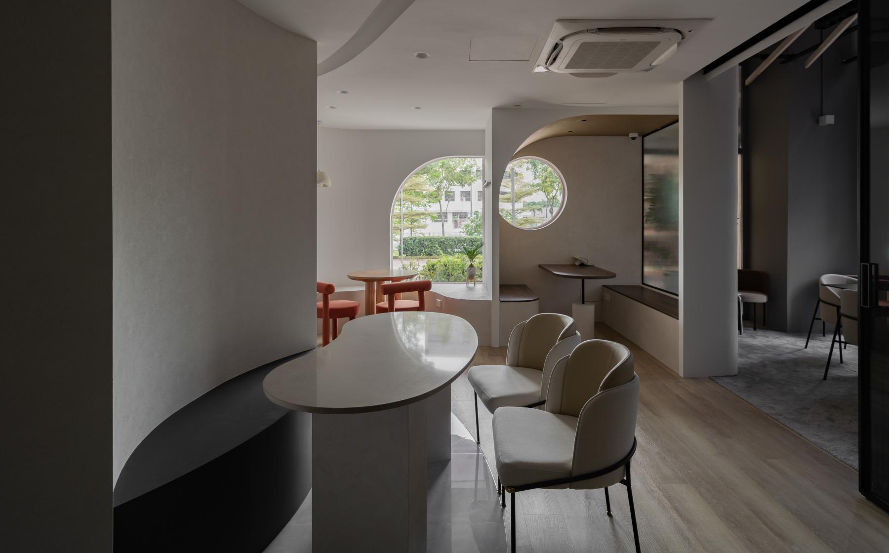 Modern Office with Bookshelf and Desk
