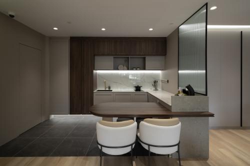 Modern Pantry at AZ Showroom