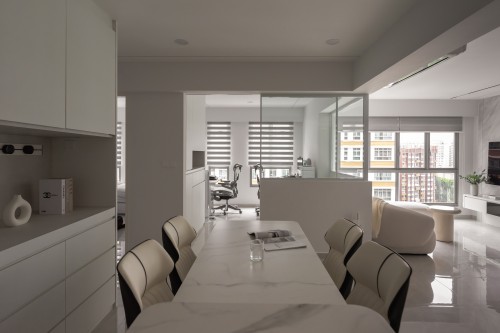 Minimalist Dining Room at Edgedale Plains