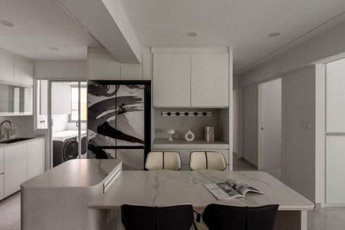Minimalist Dining Room at Edgedale Plains