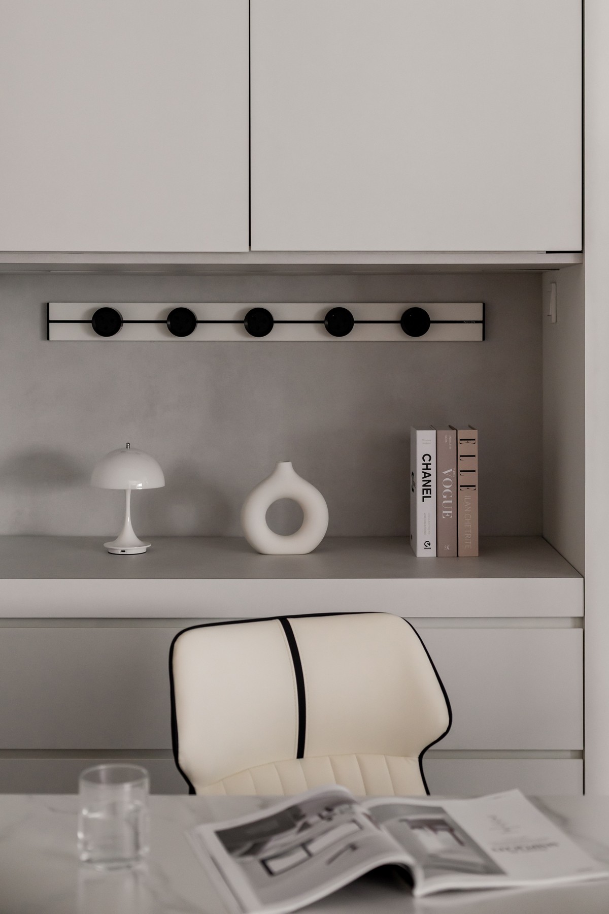 Minimalist Dining Room with Kitchen Island and Dining Chairs