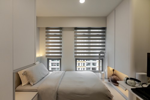 Minimalist Bedroom at Edgedale Plains