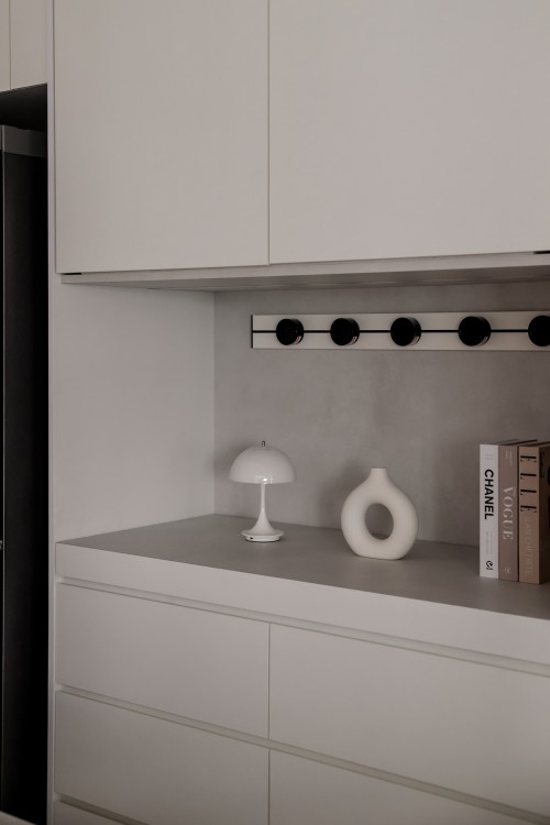 Minimalist Dining Room at Edgedale Plains