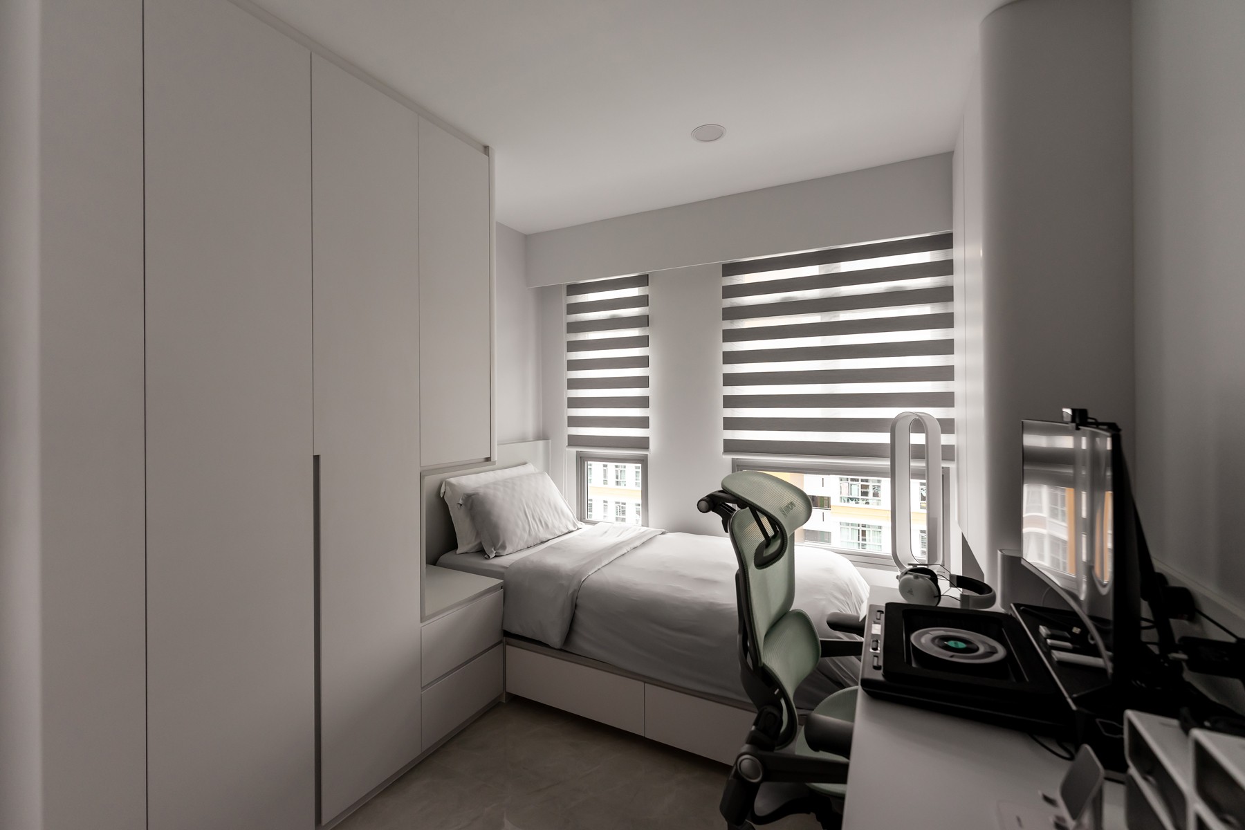Minimalist Bedroom with Feature Wall and Wardrobe