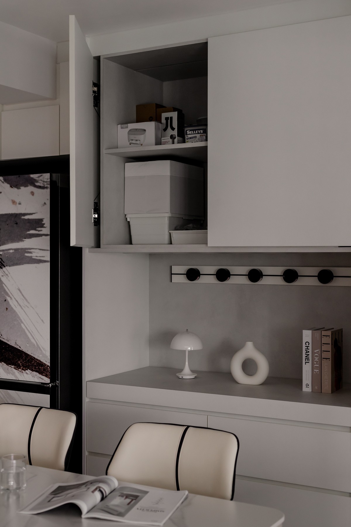 Minimalist Dining Room with Kitchen Island and Dining Chairs