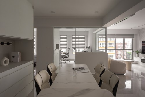Minimalist Dining Room at Edgedale Plains