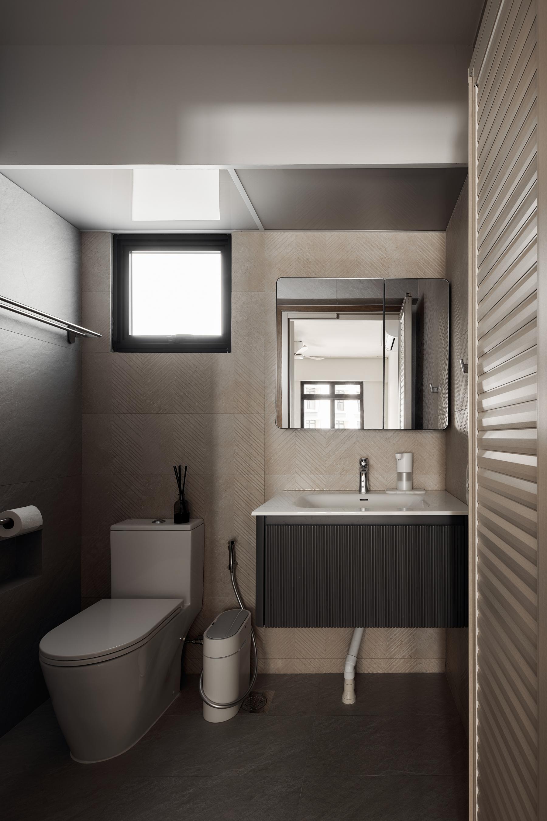 Scandinavian Bathroom with Mirror and Bathroom Storage