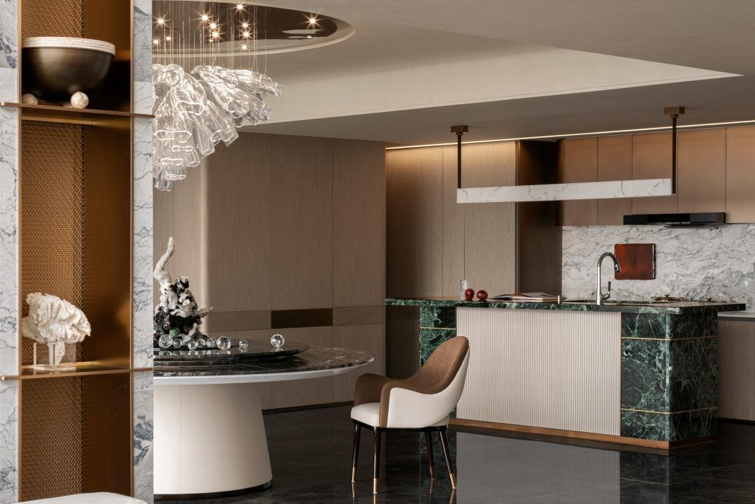 Contemporary Kitchen with Homogeneous Tiles and Kitchen Island