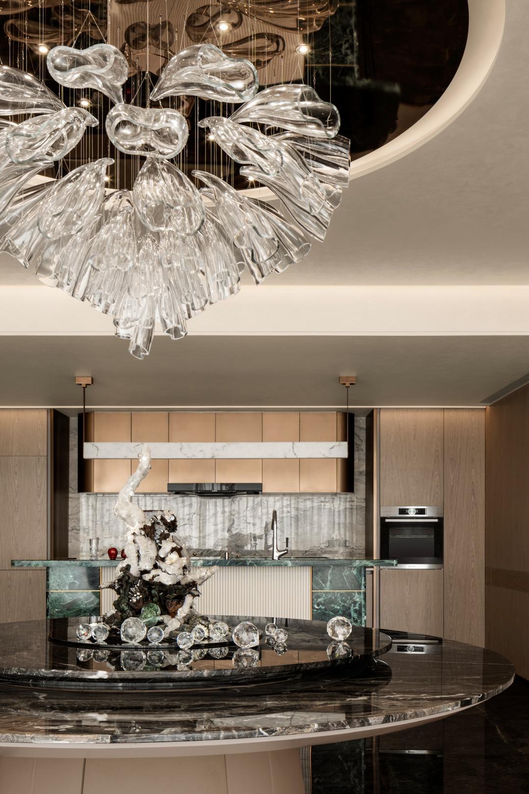 Contemporary Kitchen with Homogeneous Tiles and Kitchen Island