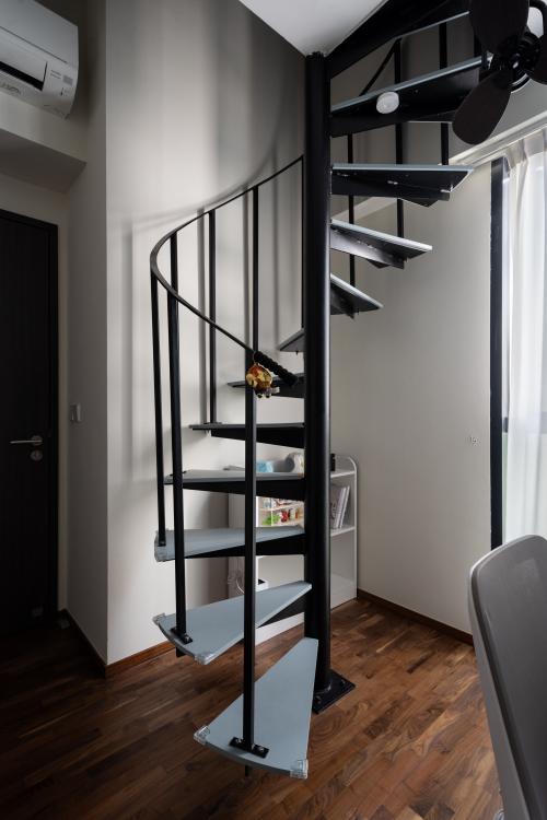 Contemporary Home Office at Riverfront Residences, Hougang