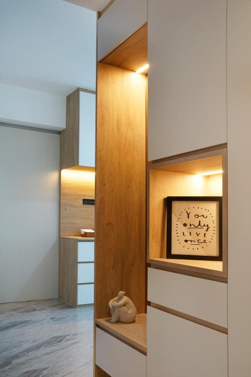 Modern Entryway at Canberra Crescent