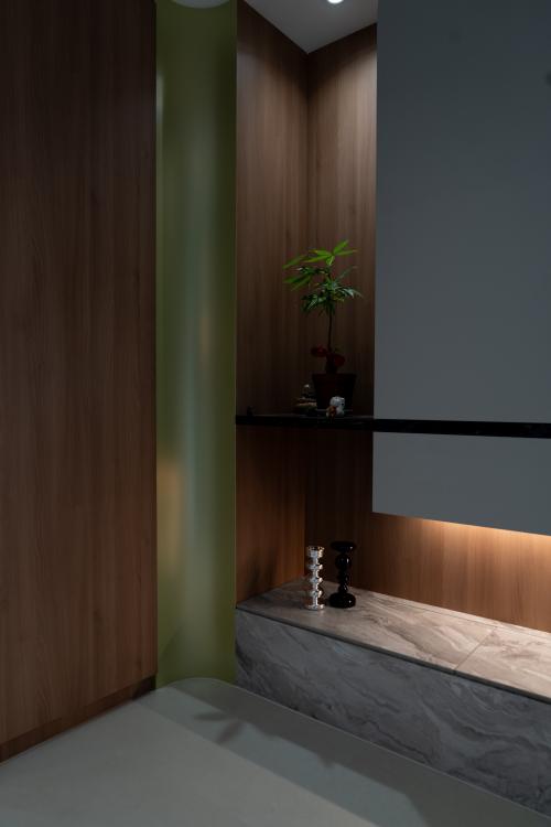 Contemporary Foyer at House Everything S3 EP01