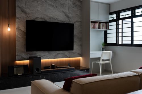 Contemporary Living Room at House Everything S3 EP01