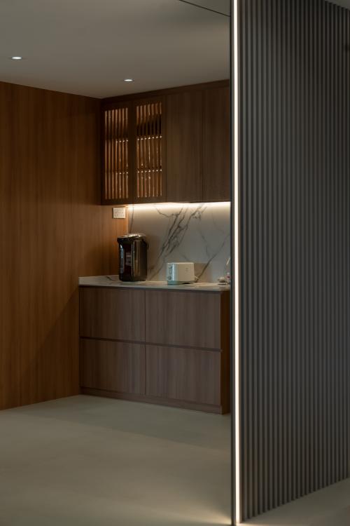 Contemporary Foyer at House Everything S3 EP01