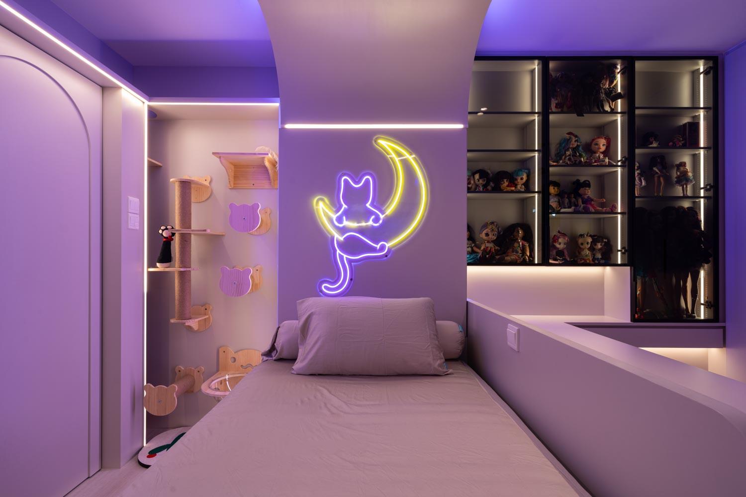Modern Bedroom with Vinyl Flooring and Wardrobe