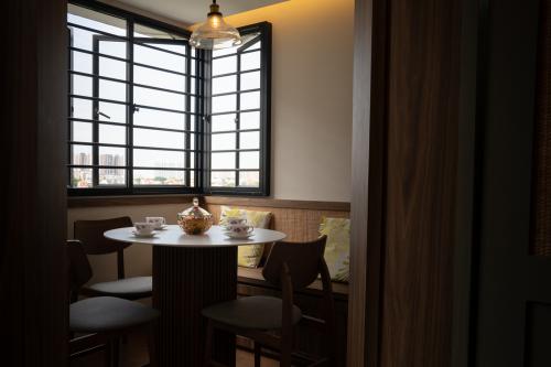 Country Dining Room at House Everything S3 EP03