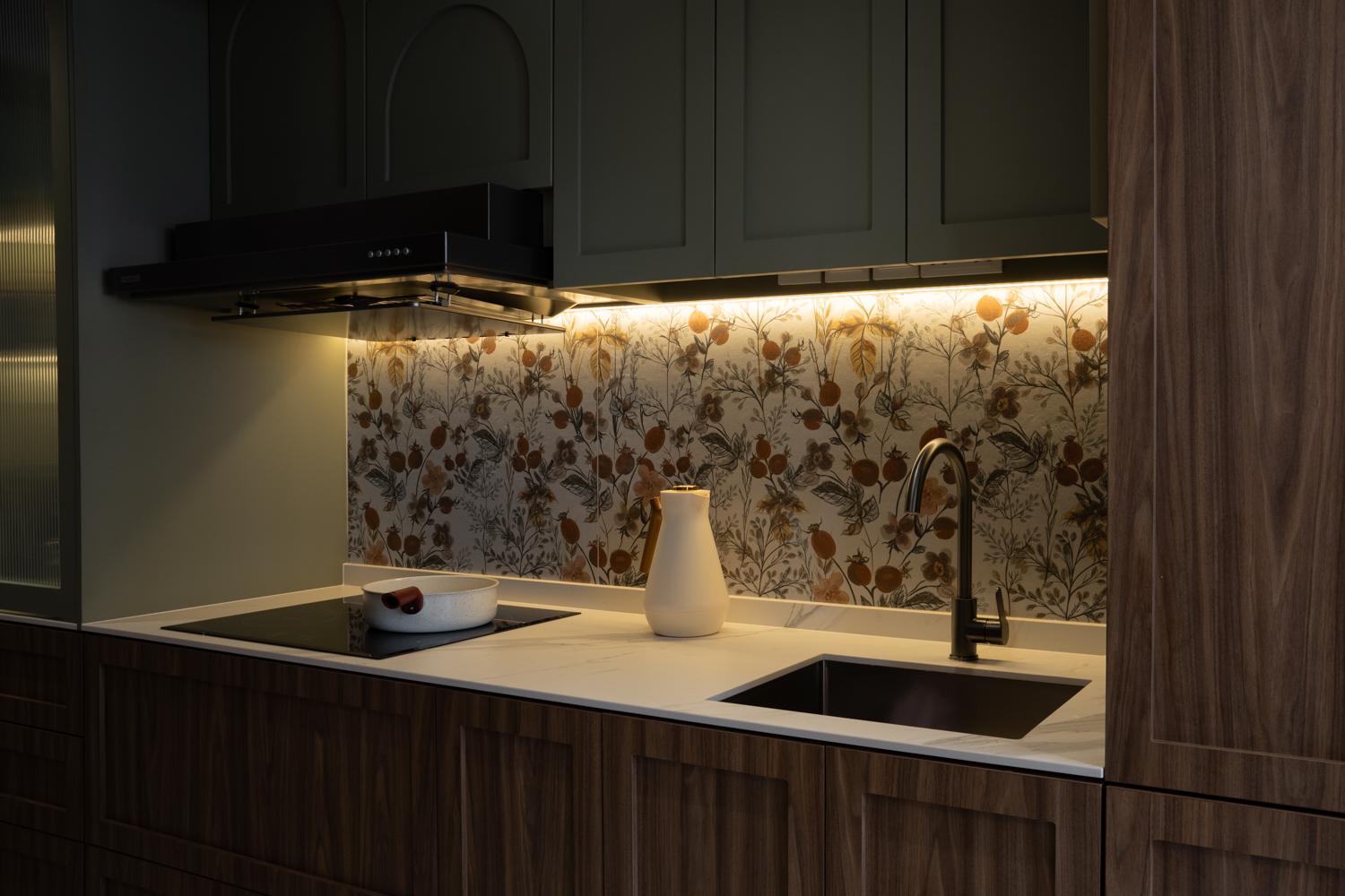 Country Kitchen with Wood Flooring and Kitchen Backsplash