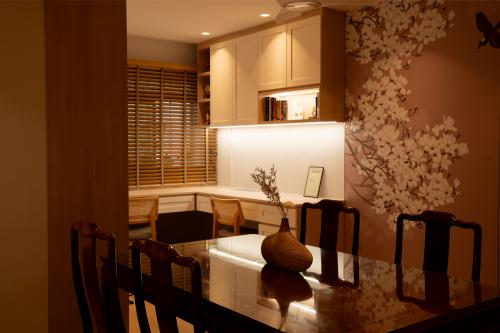 Asian Home Office at House Everything S3 EP05