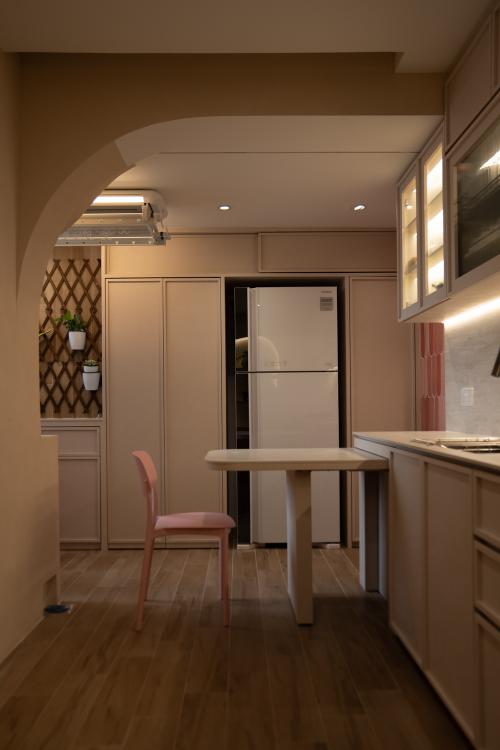 Modern Kitchen at House Everything S3 Ep06