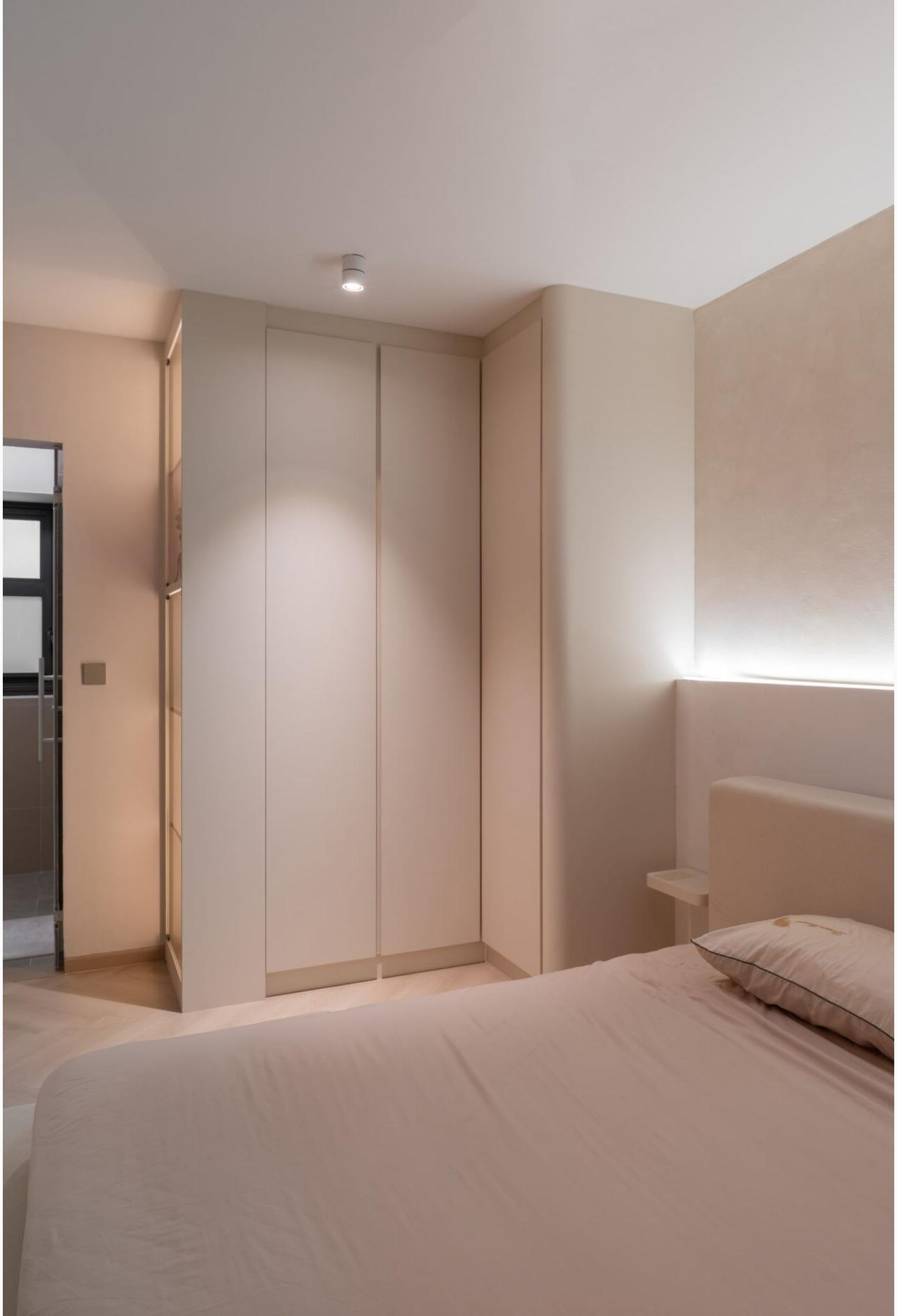 Minimalist Bedroom with Vinyl Flooring and Wardrobe