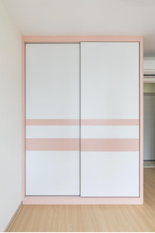 Minimalist Bedroom at 421 CLEMENTI AVENUE 3