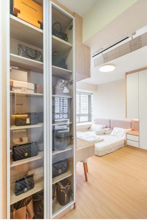 Minimalist Bedroom at 421 CLEMENTI AVENUE 3
