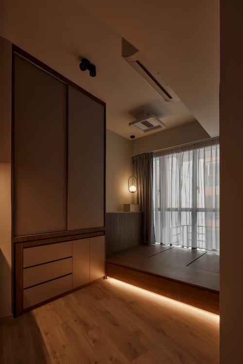 Contemporary Bedroom at 15 Mount Sophia