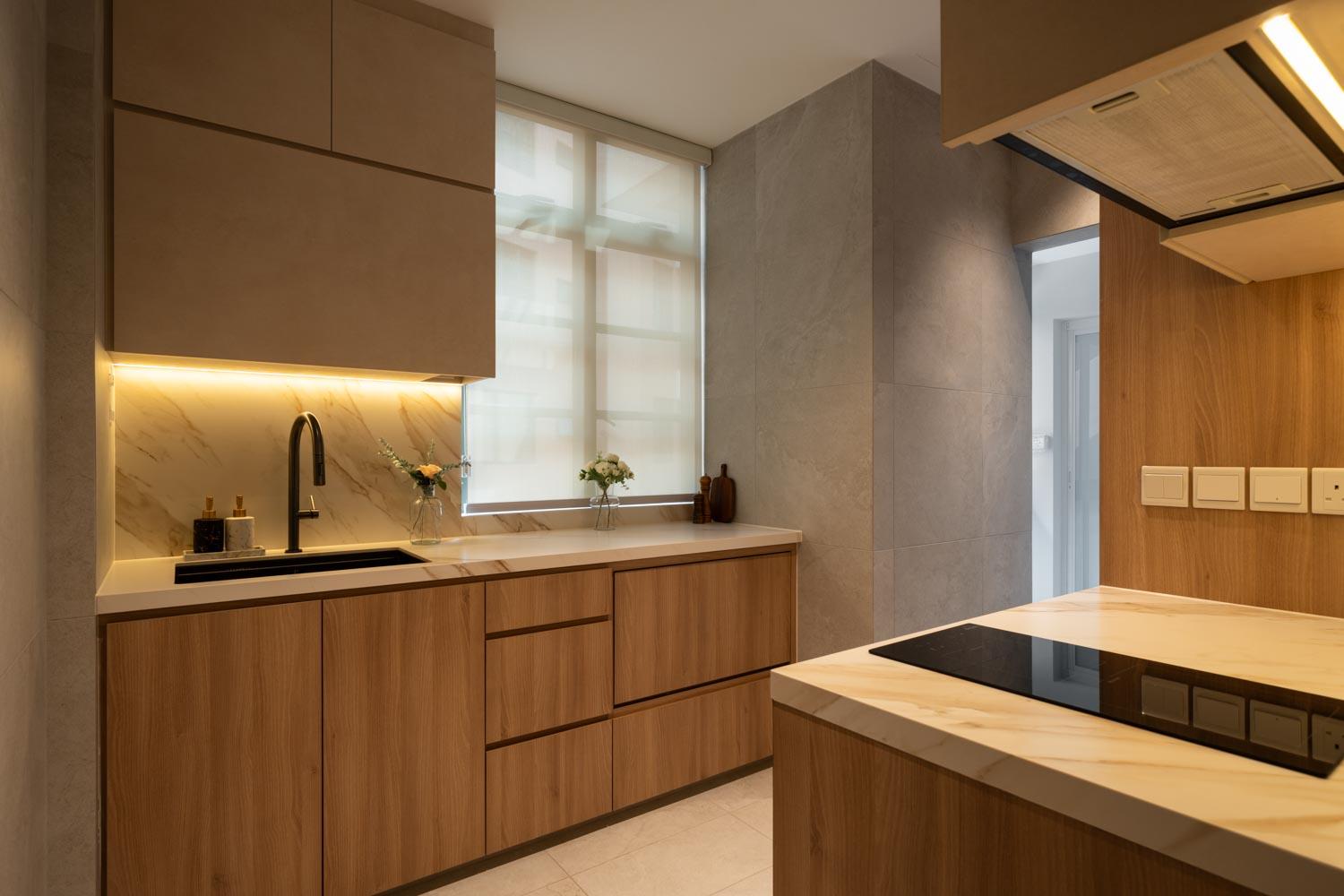 Modern Kitchen with Vinyl Flooring and Kitchen Window