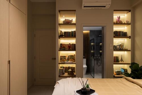 Modern Bedroom at Hillview Heights