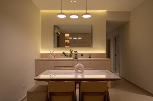 Modern Dining Room at Hillview Heights