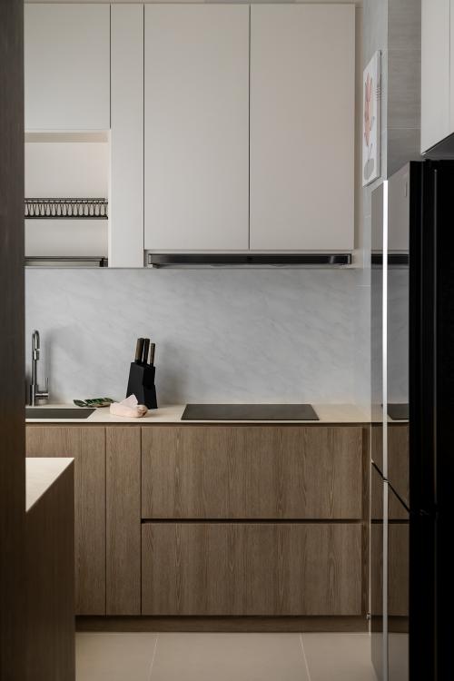 Modern Kitchen at 953C Tampines st 96