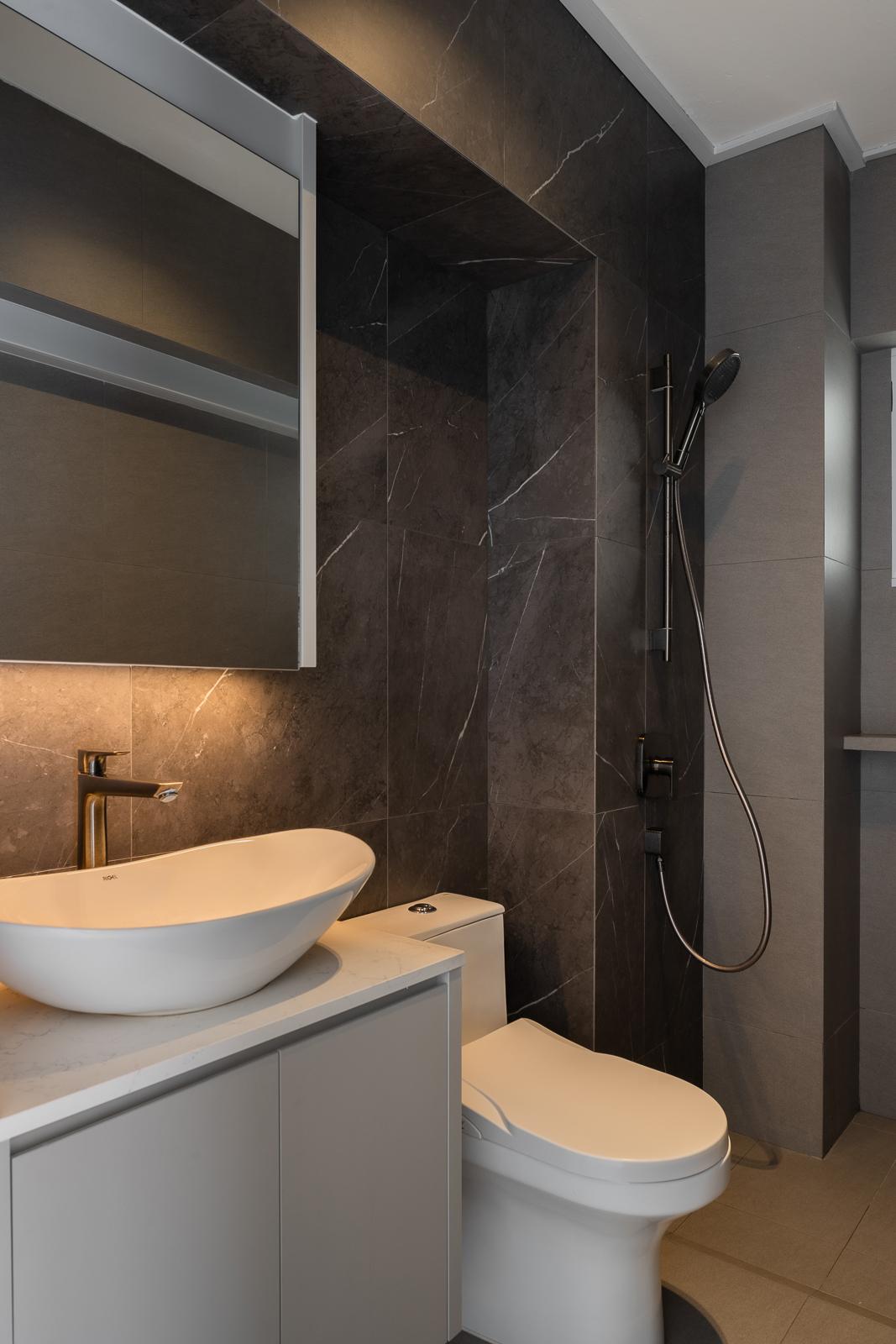 Scandinavian Bathroom with Homogeneous Tiles and Showers