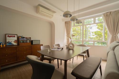 Contemporary Dining Room at Compassvale Link