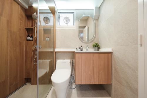 Scandinavian Bathroom at 29 Ghim Moh Link