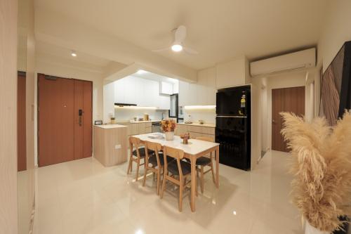 Scandinavian Dining Room at 29 Ghim Moh Link