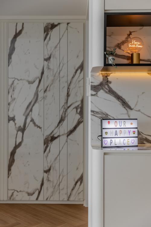 Country Foyer at Parc Mondrian Condominium