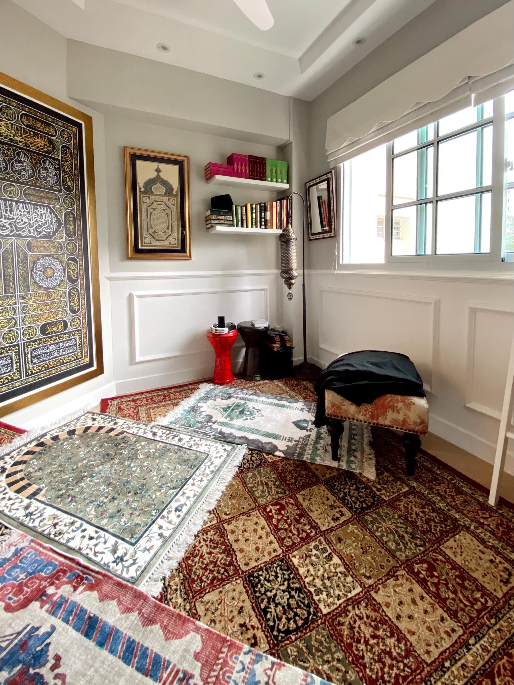 Vintage Bedroom with Bookshelf and Vinyl Flooring