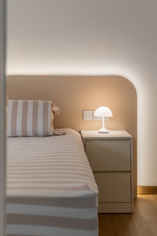 Modern Bedroom at Northshore Drive