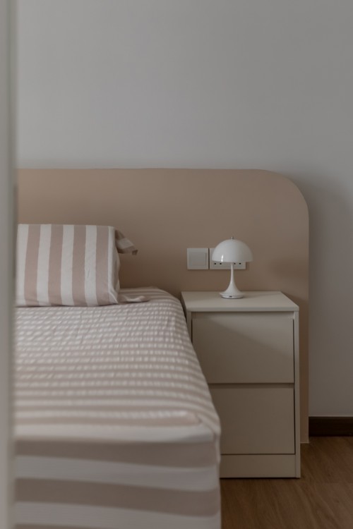 Modern Bedroom at Northshore Drive
