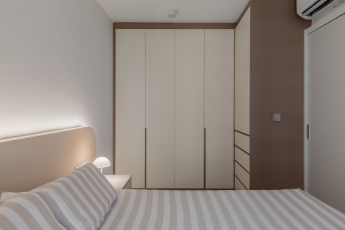 Modern Bedroom at Northshore Drive