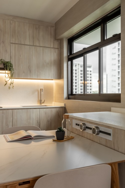 Modern Dining Room at Northshore Drive