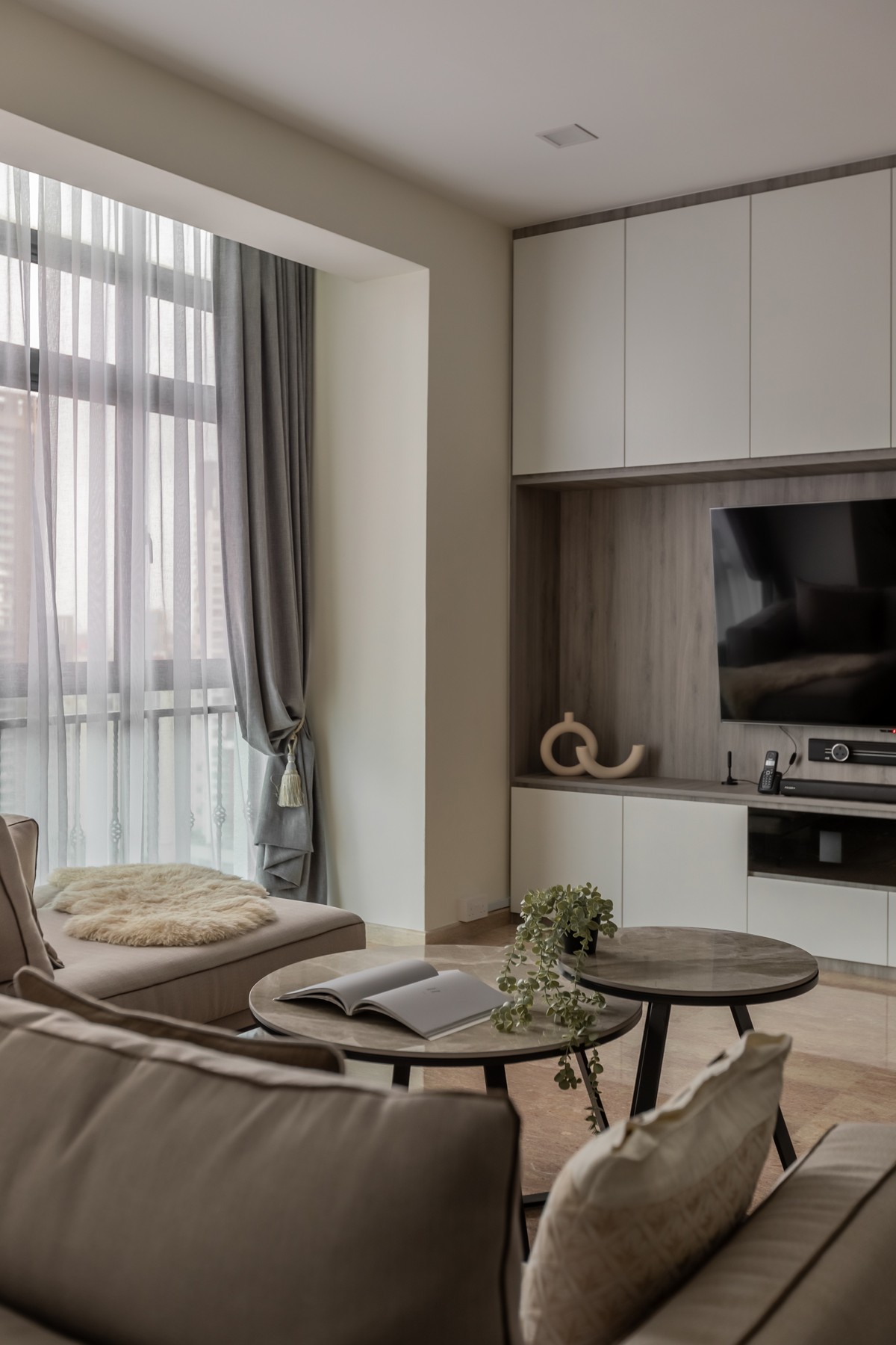 Modern Living Room with Curtain and Downlights