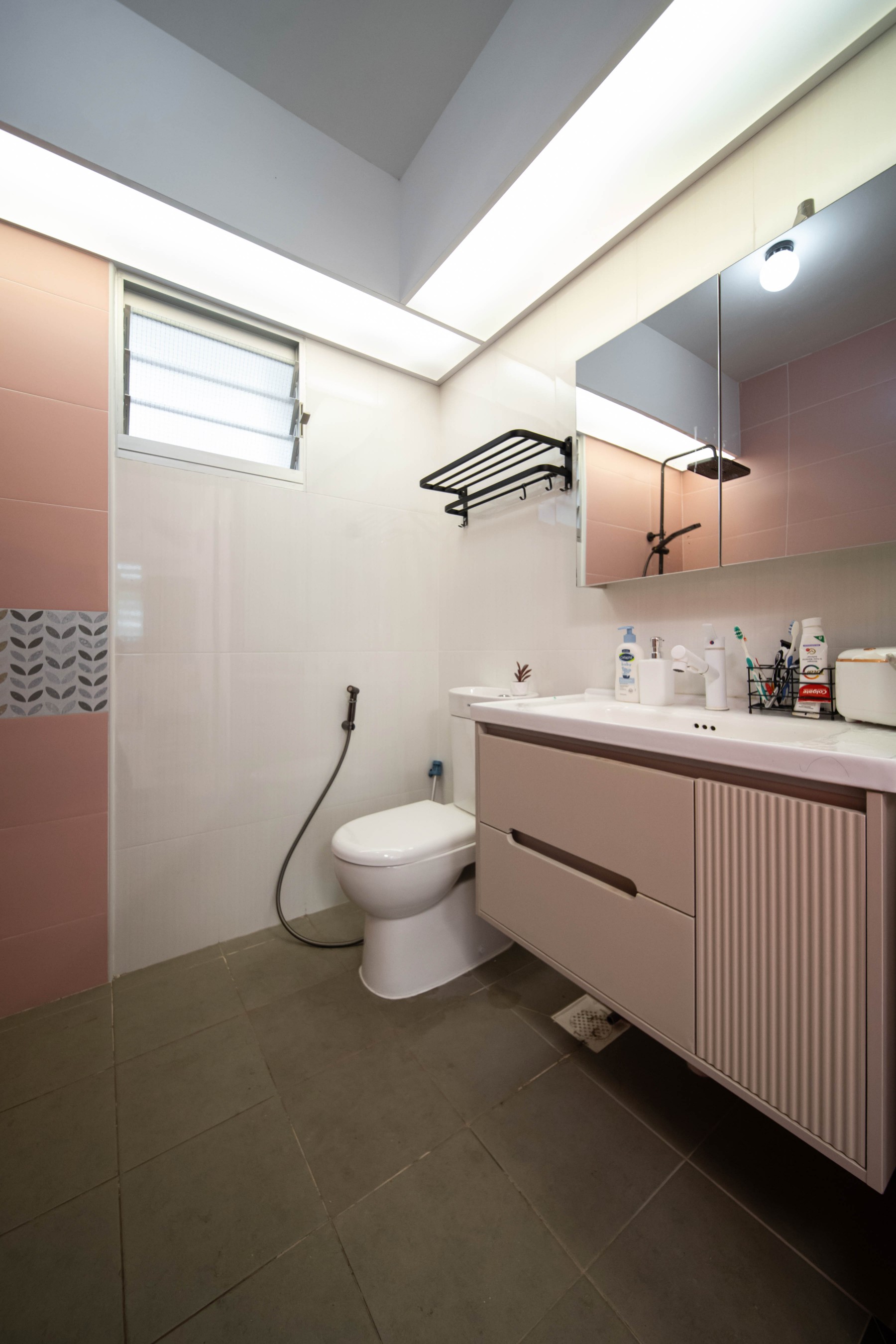 Modern Bathroom with Mirror and Vanity Counter