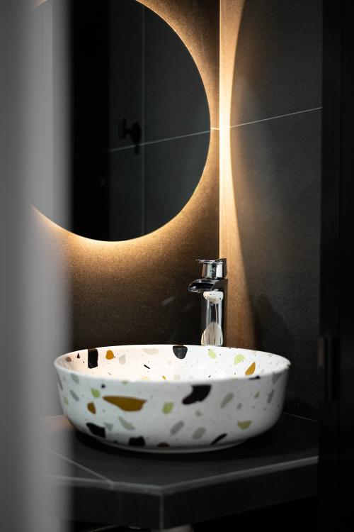 Industrial Bathroom at Rustic Industrial