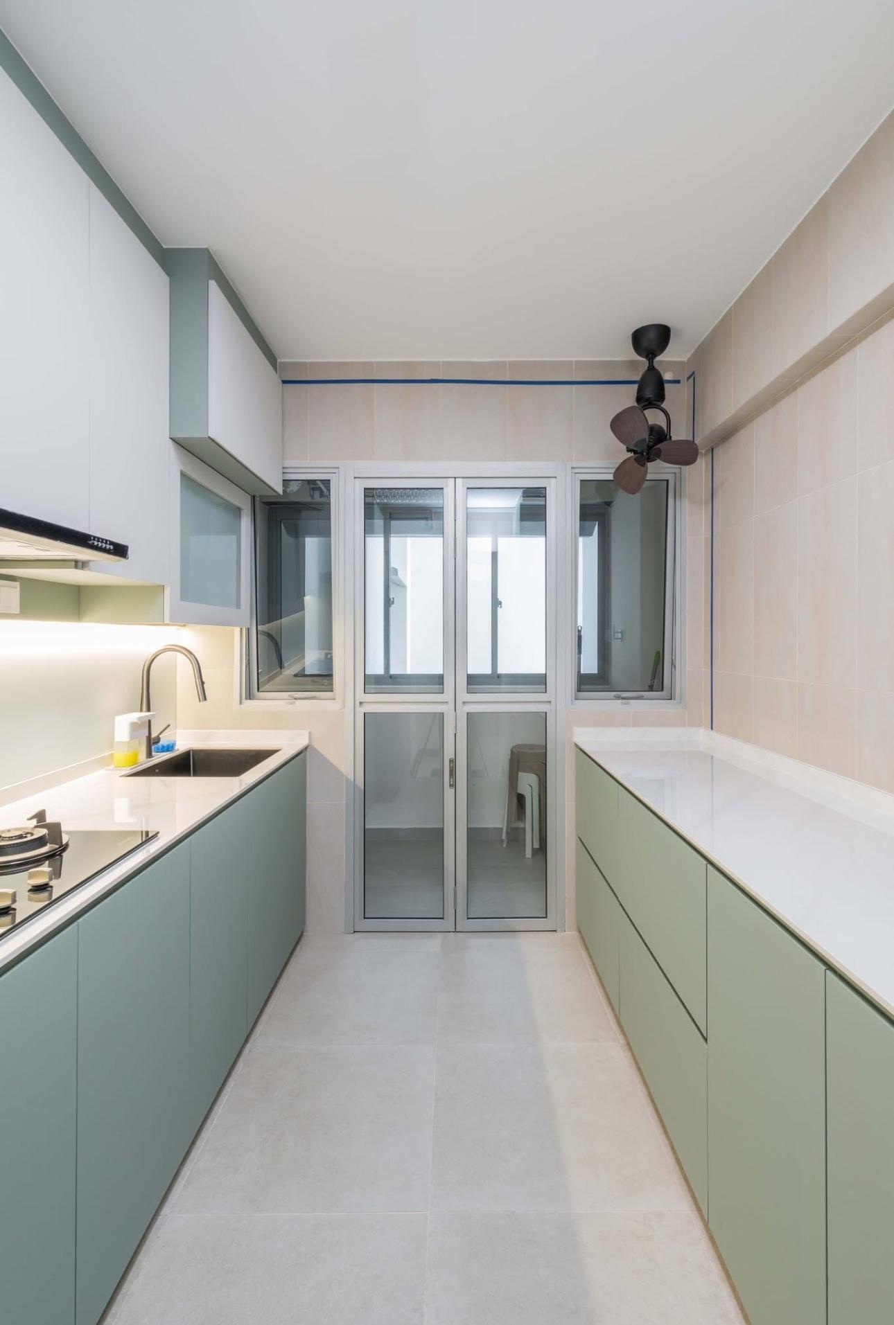 Contemporary Kitchen with Countertop and Homogeneous Tiles