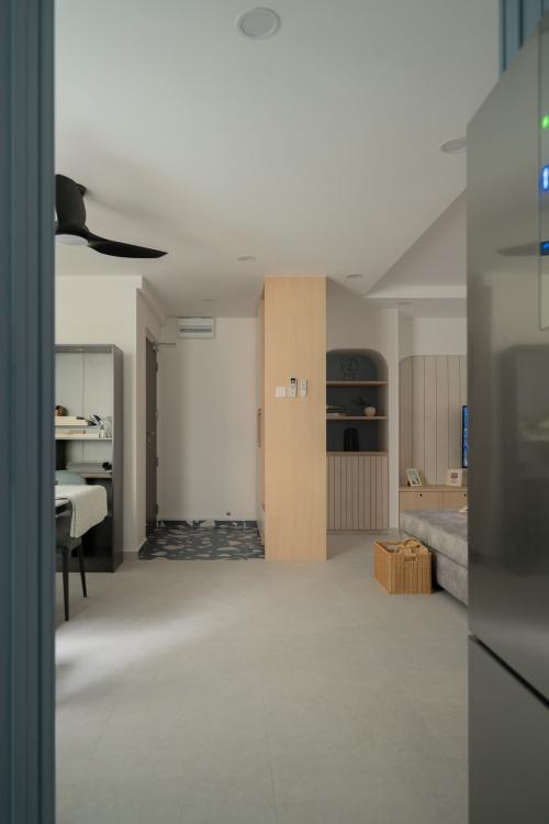 Minimalist Hallway at Woodlands Drive 16