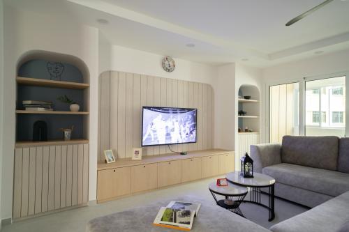 Minimalist Living Room at Woodlands Drive 16