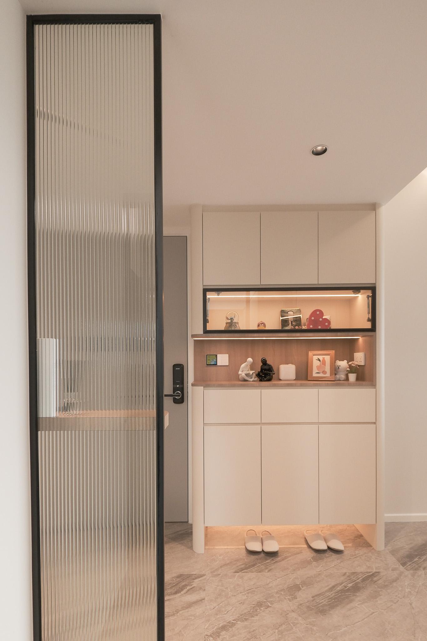 Contemporary Entryway with Mirror and Seating Bench