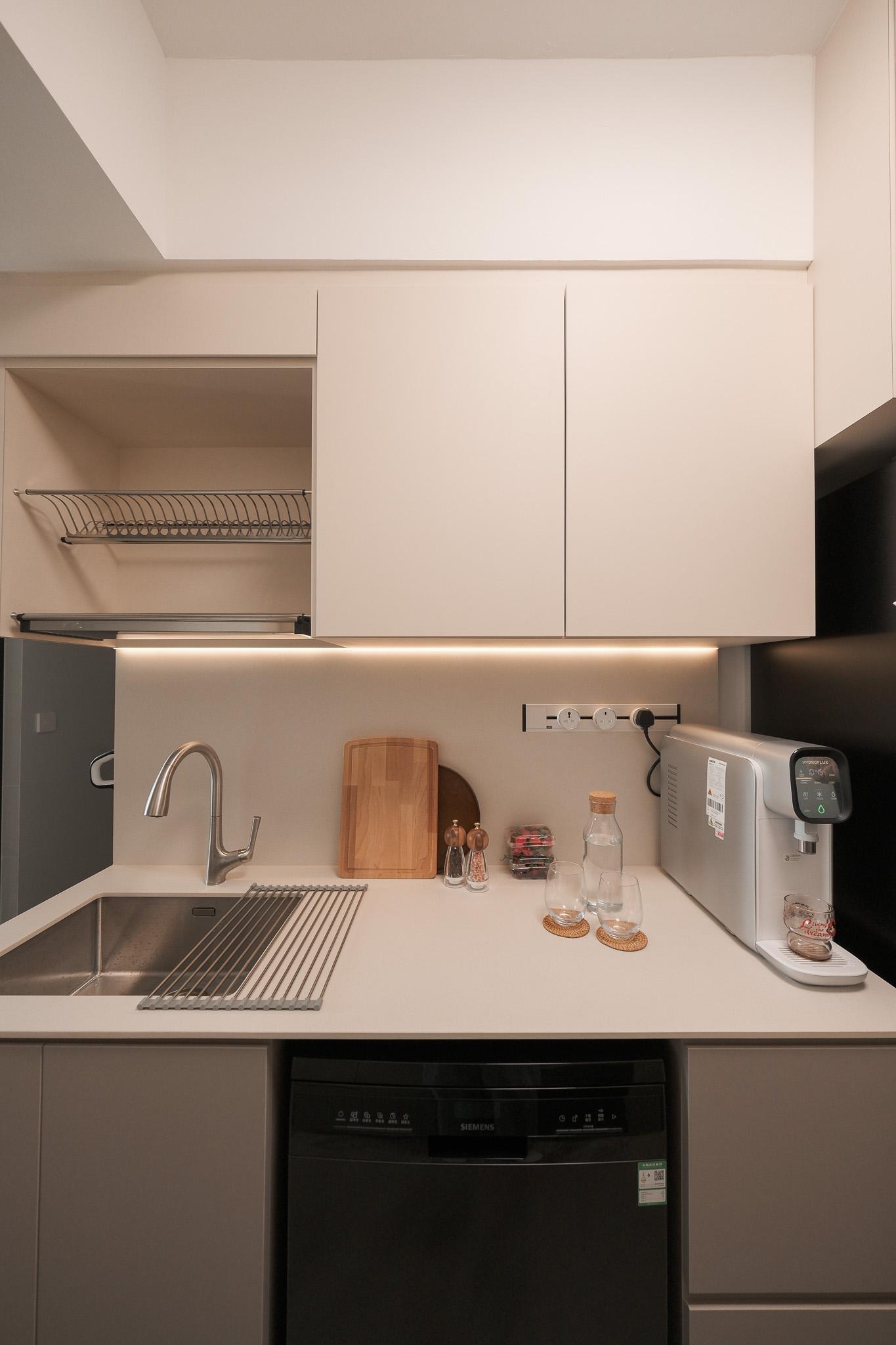 Contemporary Kitchen with Vinyl Flooring and Cement Floor
