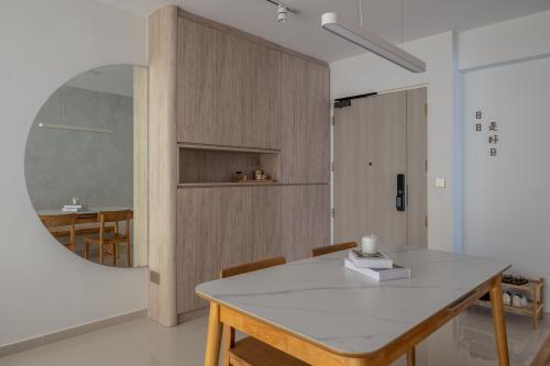Scandinavian Entryway at 330A Anchorvale Street